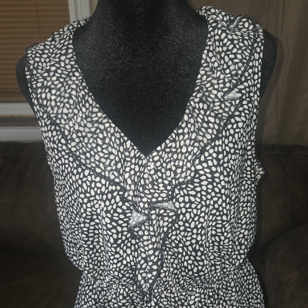 Morgan Taylor Sleeveless Elegant Black Top With Layered Under Top Size LARGE - Picture 4 of 10